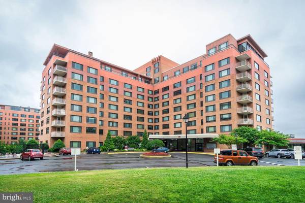 1011 ARLINGTON BLVD #603, Arlington, VA 22209