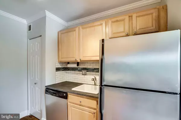 Arlington, VA 22204,3601 5TH ST S #301