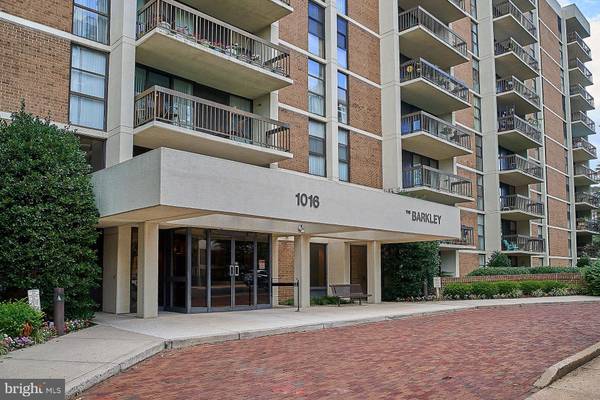 1016 S WAYNE ST #909, Arlington, VA 22204