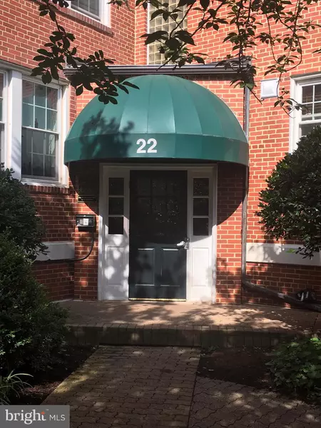 22 S OLD GLEBE RD #104-D, Arlington, VA 22204