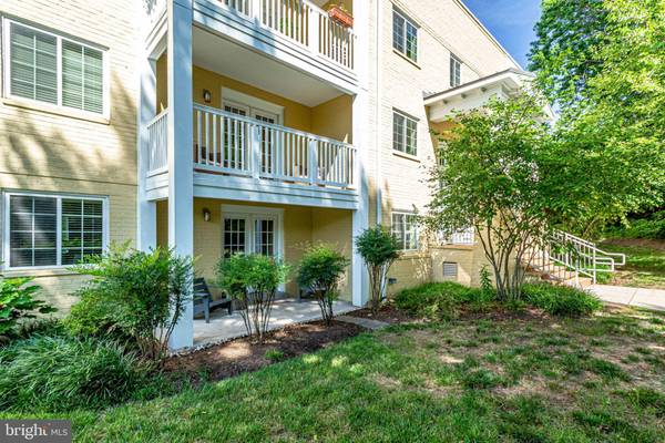 Arlington, VA 22204,4141 S FOUR MILE RUN DR #201