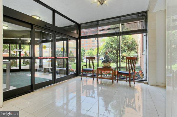 Arlington, VA 22209,1121 ARLINGTON BLVD #337