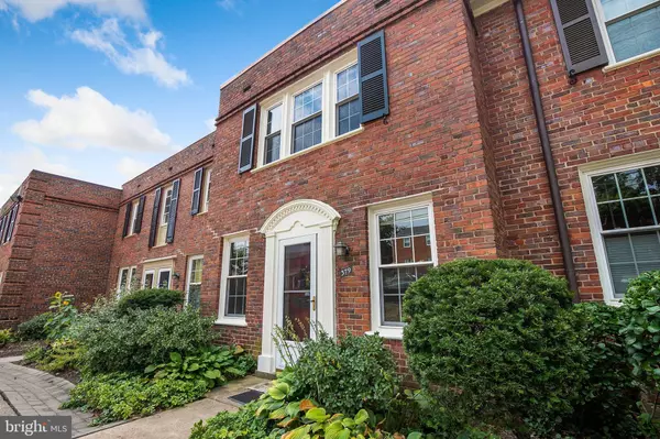 2700 13TH RD S #379, Arlington, VA 22204