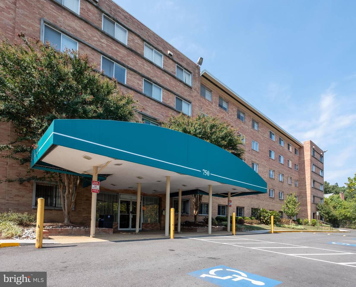 Arlington, VA 22204,750 S DICKERSON ST #314