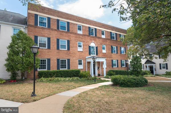 1303 S WALTER REED DR #3101, Arlington, VA 22204