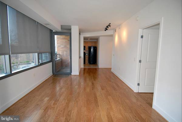 Arlington, VA 22201,2001 15TH ST N #219