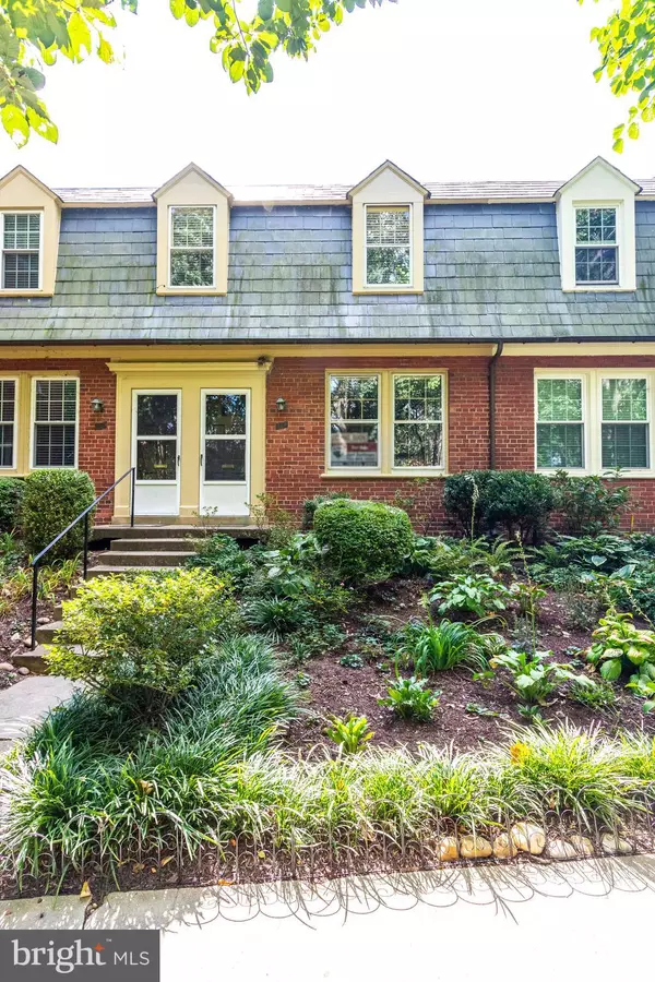 1500 S BARTON ST #585, Arlington, VA 22204