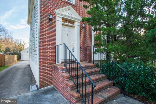 Arlington, VA 22205,5724 4TH ST N