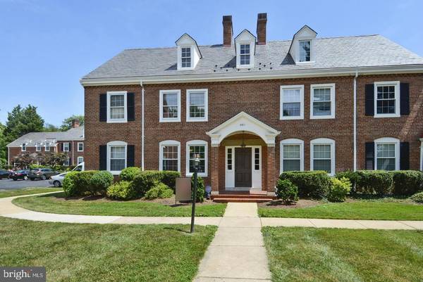 3611 S TAYLOR ST #A2, Arlington, VA 22206