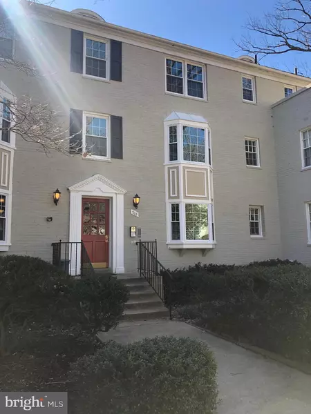 708 S ARLINGTON MILL DR #204, Arlington, VA 22204