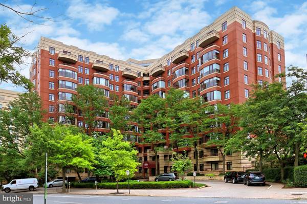 2400 CLARENDON BLVD #711, Arlington, VA 22201