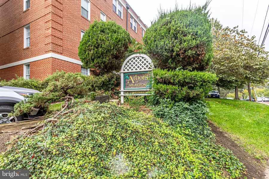 22 OLD GLEBE RD S #304, Arlington, VA 22204