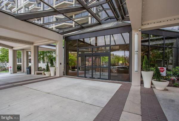 Arlington, VA 22209,1530 KEY BLVD #322