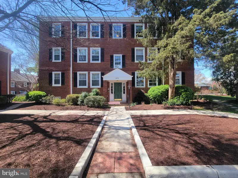 2876 S ABINGDON ST #B1, Arlington, VA 22206