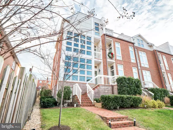 105 E REED AVE, Alexandria, VA 22305