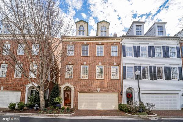 36 ALEXANDER ST, Alexandria, VA 22314