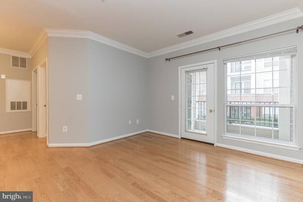 4852 EISENHOWER AVE #242, Alexandria, VA 22304