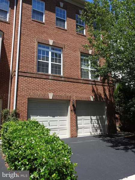 411 CLAYTON LN, Alexandria, VA 22304