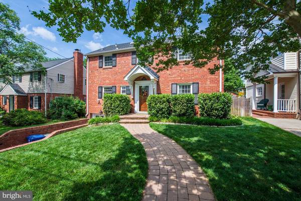 2408 CAMERON MILLS RD, Alexandria, VA 22302