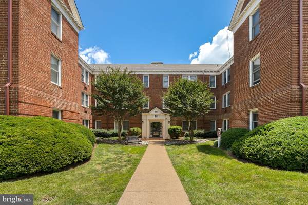 906 S WASHINGTON ST #209, Alexandria, VA 22314