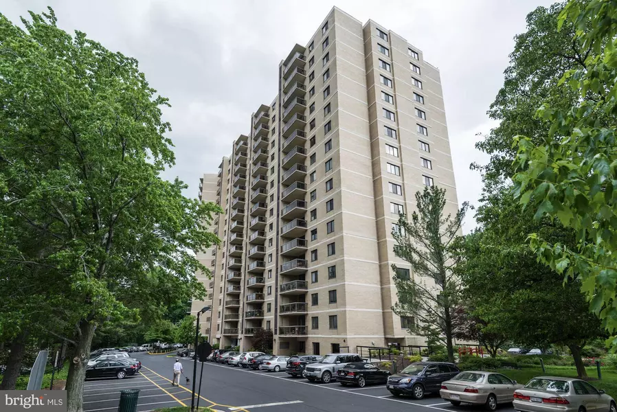 309 YOAKUM PKWY #316, Alexandria, VA 22304