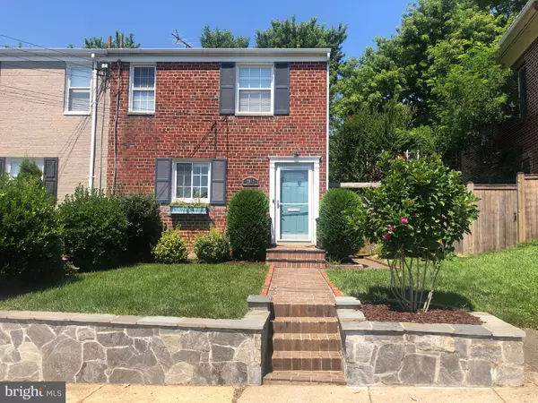 2952 HICKORY ST, Alexandria, VA 22305