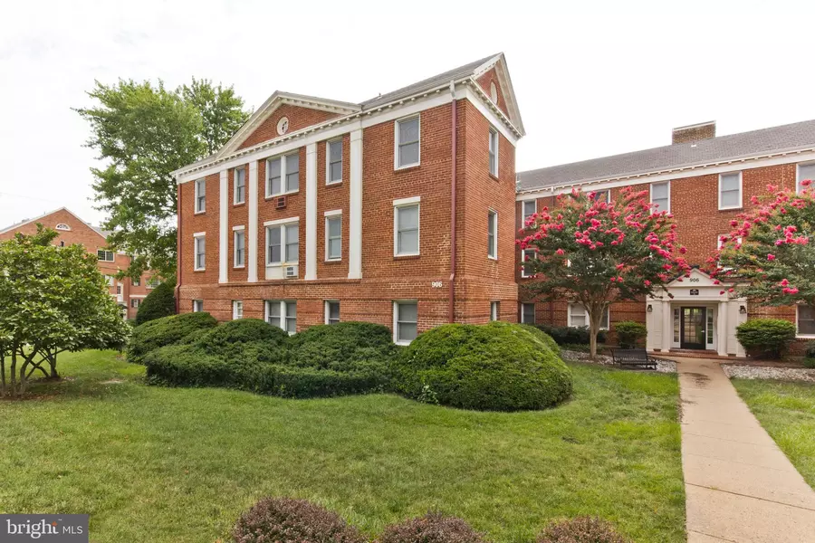 906 S WASHINGTON ST #303, Alexandria, VA 22314