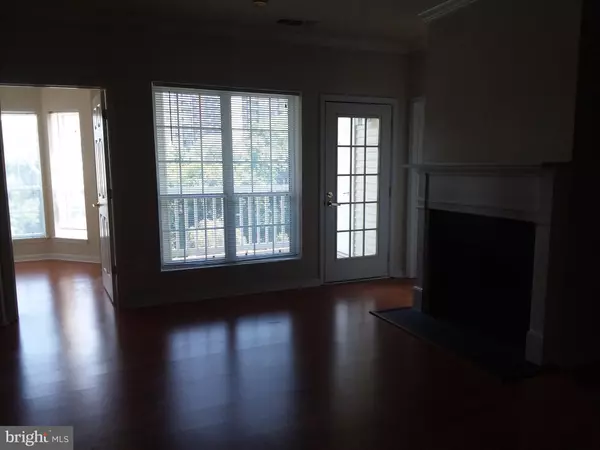 Alexandria, VA 22311,4550 STRUTFIELD LN #2309