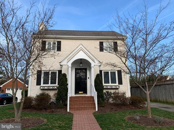 2805 FARM RD, Alexandria, VA 22302