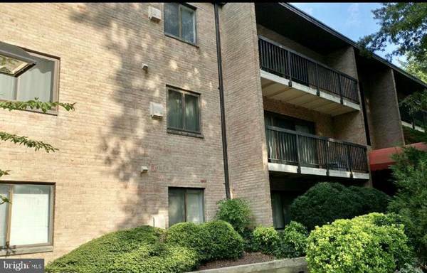 3200 S 28TH ST #301, Alexandria, VA 22302