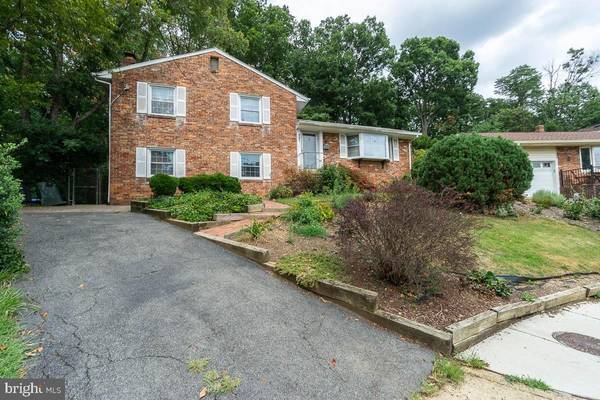 921 JUNIPER PL, Alexandria, VA 22304