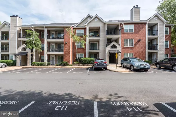 Alexandria, VA 22302,3304 WYNDHAM CIR #135