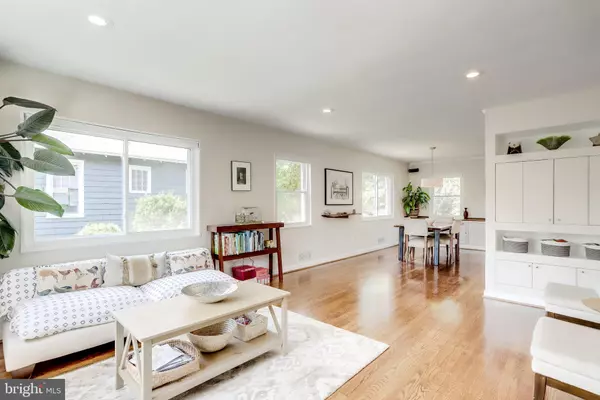 Alexandria, VA 22301,318 E CUSTIS AVE
