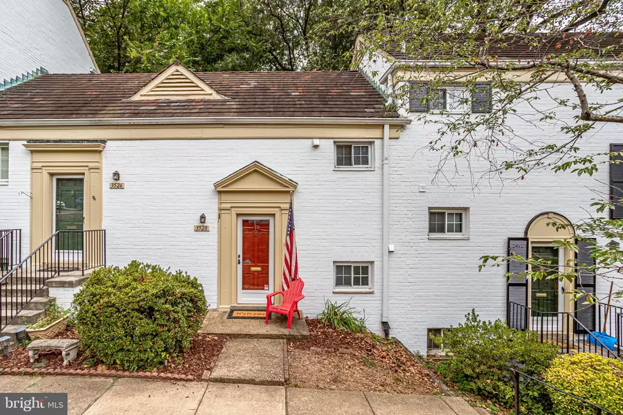 3528 MARTHA CUSTIS DR, Alexandria, VA 22302