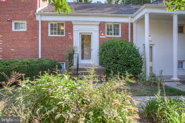 3247 MARTHA CUSTIS DR, Alexandria, VA 22302