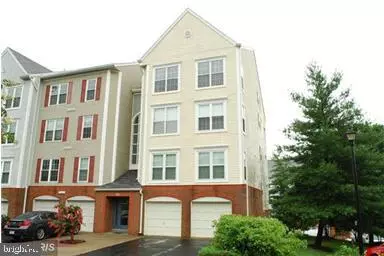 271 S PICKETT ST #402, Alexandria, VA 22304