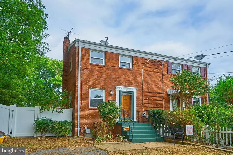 23 UNDERWOOD PL, Alexandria, VA 22304