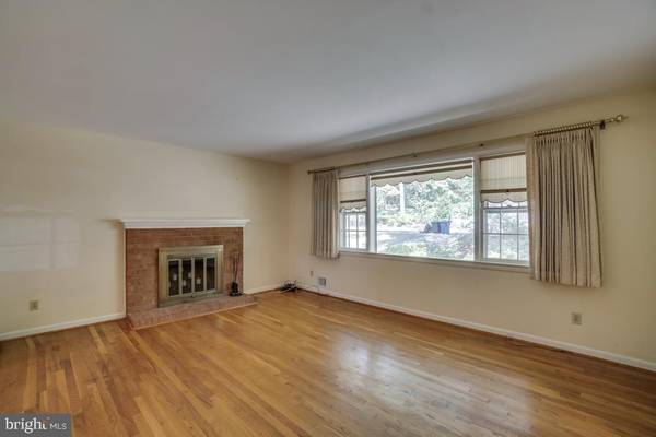 4810 PEACOCK AVE, Alexandria, VA 22304