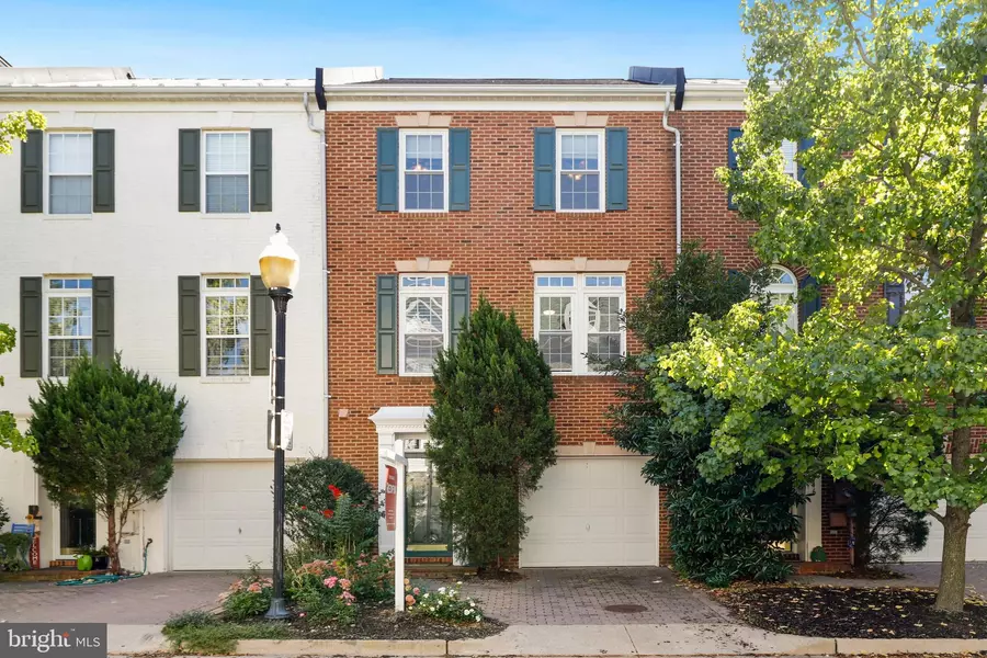 5044 GRIMM DR, Alexandria, VA 22304