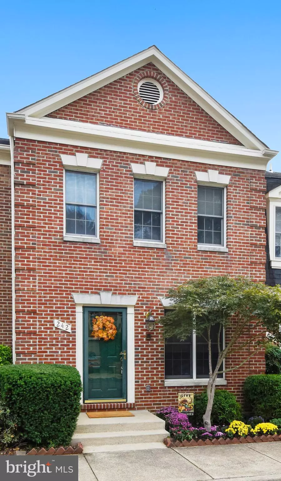 Alexandria, VA 22304,242 GRETNA GREEN CT