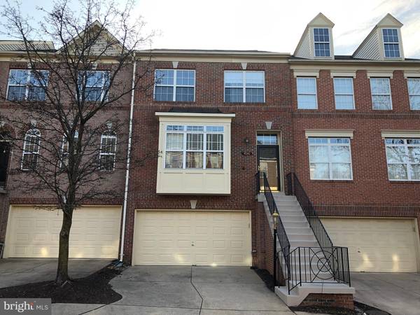 4646 LAMBERT DR, Alexandria, VA 22311