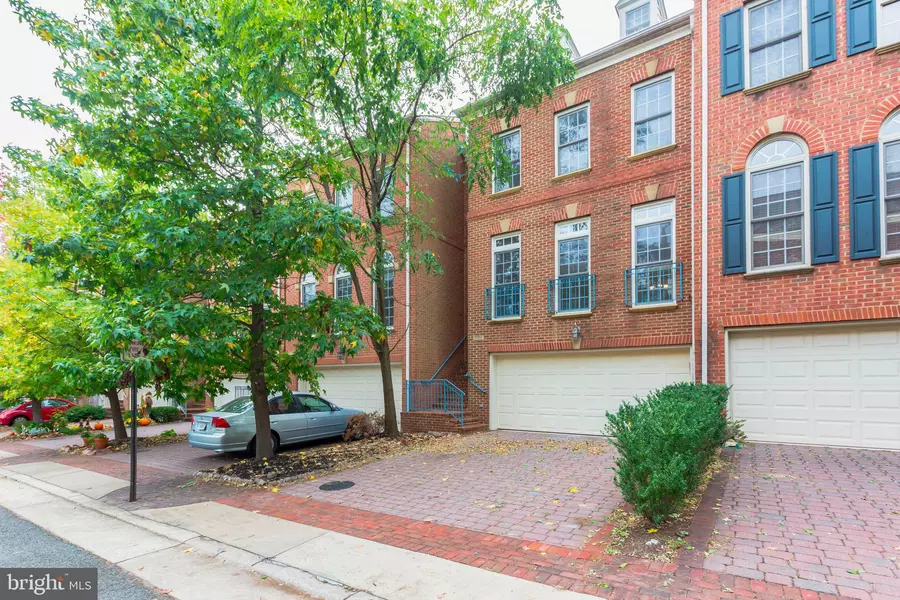 5168 CALIFORNIA LN, Alexandria, VA 22304