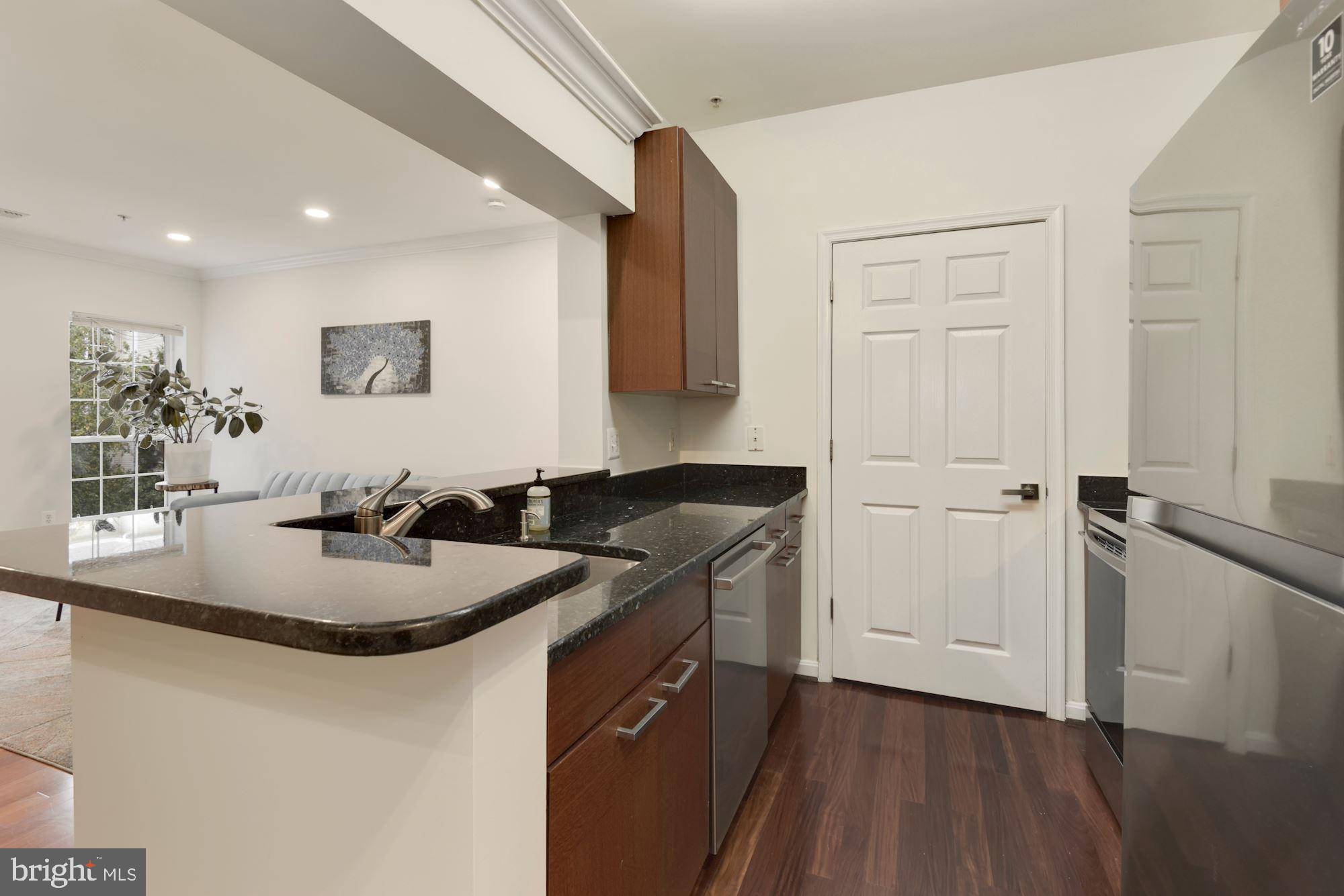 Alexandria, VA 22311,4551 STRUTFIELD LN #4326