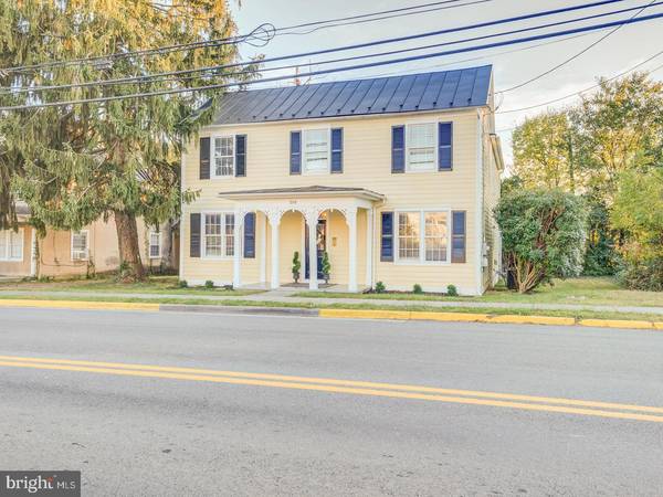 209 E MAIN ST, Berryville, VA 22611