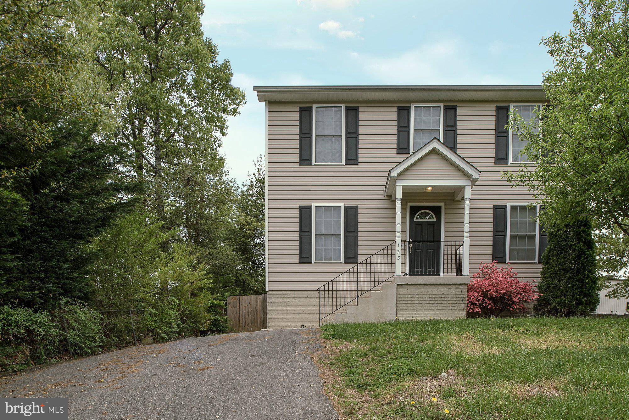 128 FORREST AVE, Fredericksburg, VA 22401