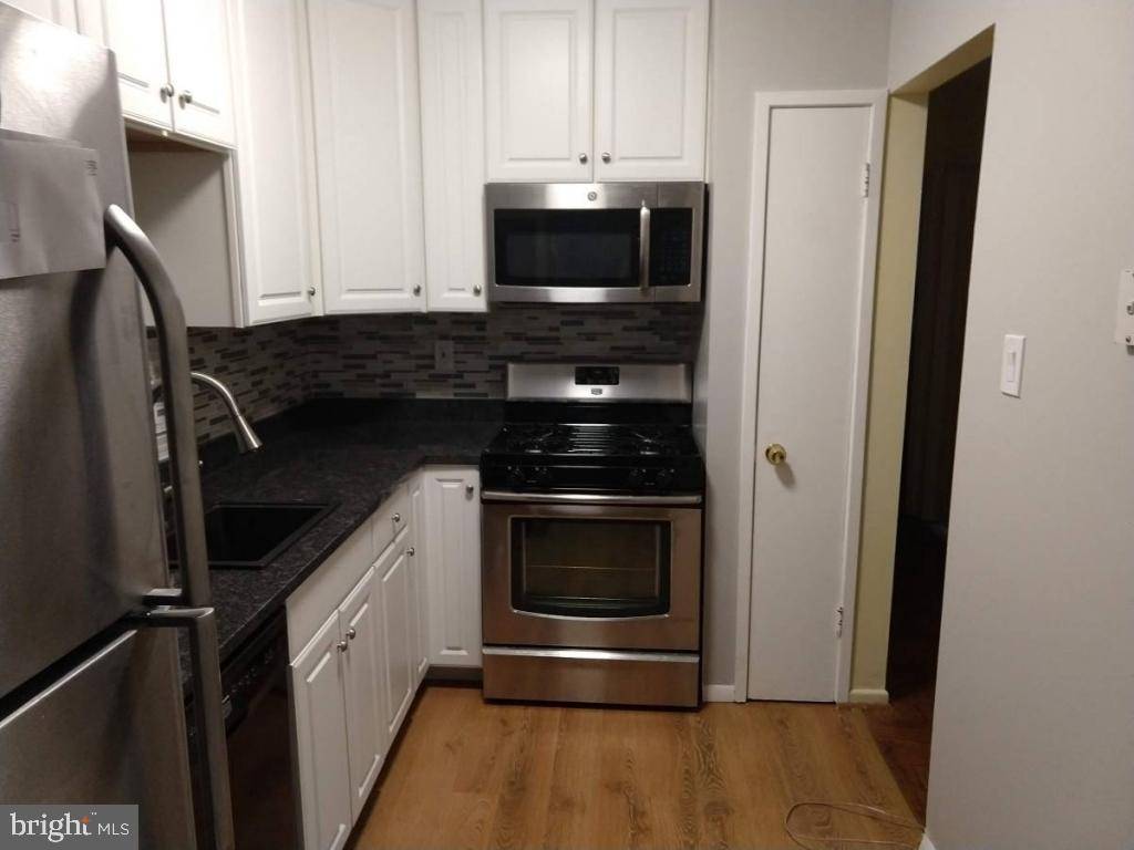 10169 MOSBY WOODS DR #305, Fairfax, VA 22030