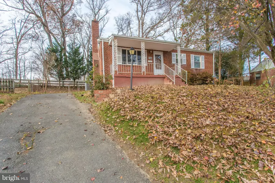 3918 FAIRVIEW DR, Fairfax, VA 22031