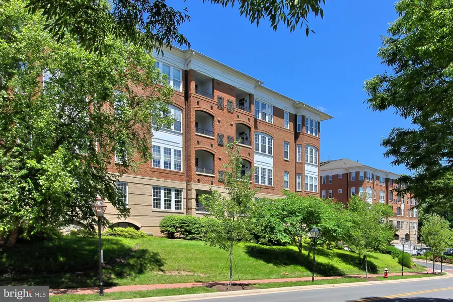 10328 SAGER AVE #201, Fairfax, VA 22030