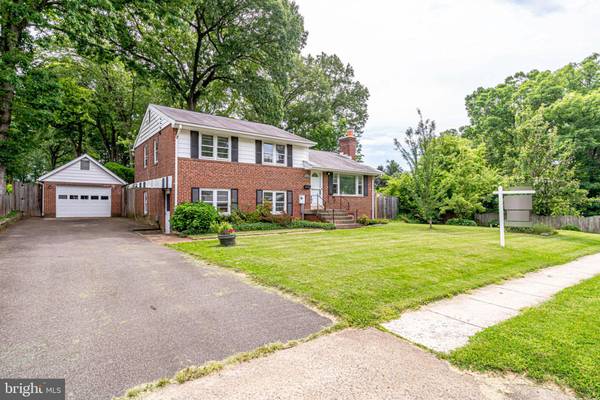 4235 SIDEBURN RD, Fairfax, VA 22030