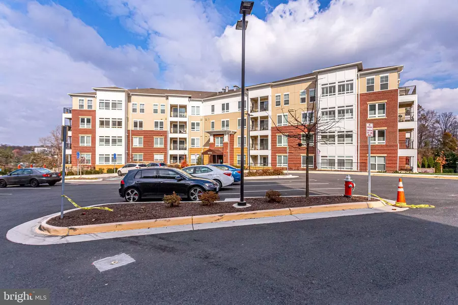 9430 SILVER KING CT #401, Fairfax, VA 22031